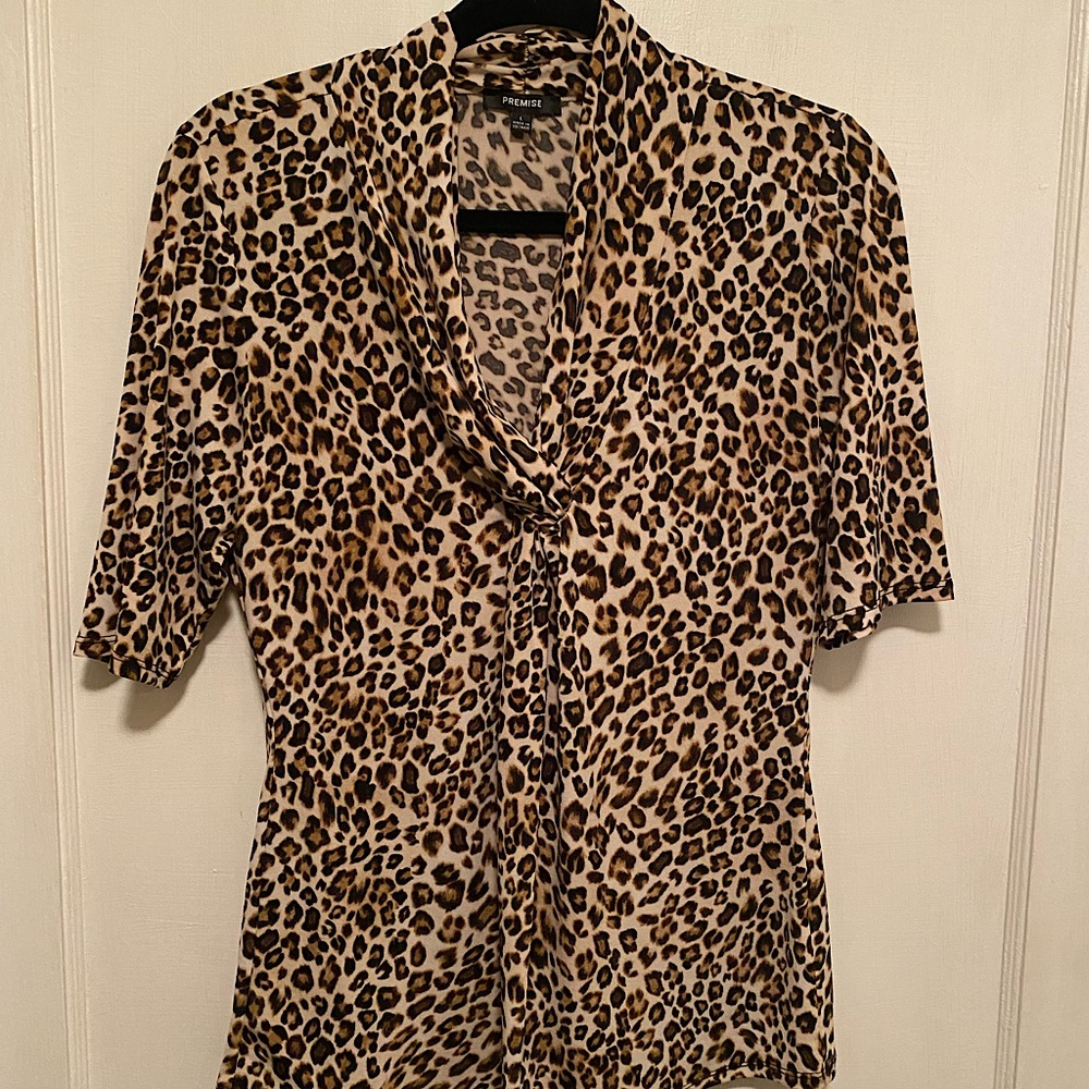 Draped V Neck Animal Print Short Sleeved Knit Top
